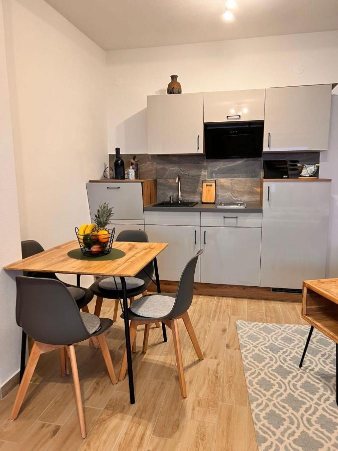 Apartmani Tin Starigrad Paklenica Exterior foto